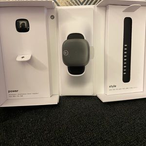 Smart watch +GPS FitBit Versa 3 Brand New In Box.